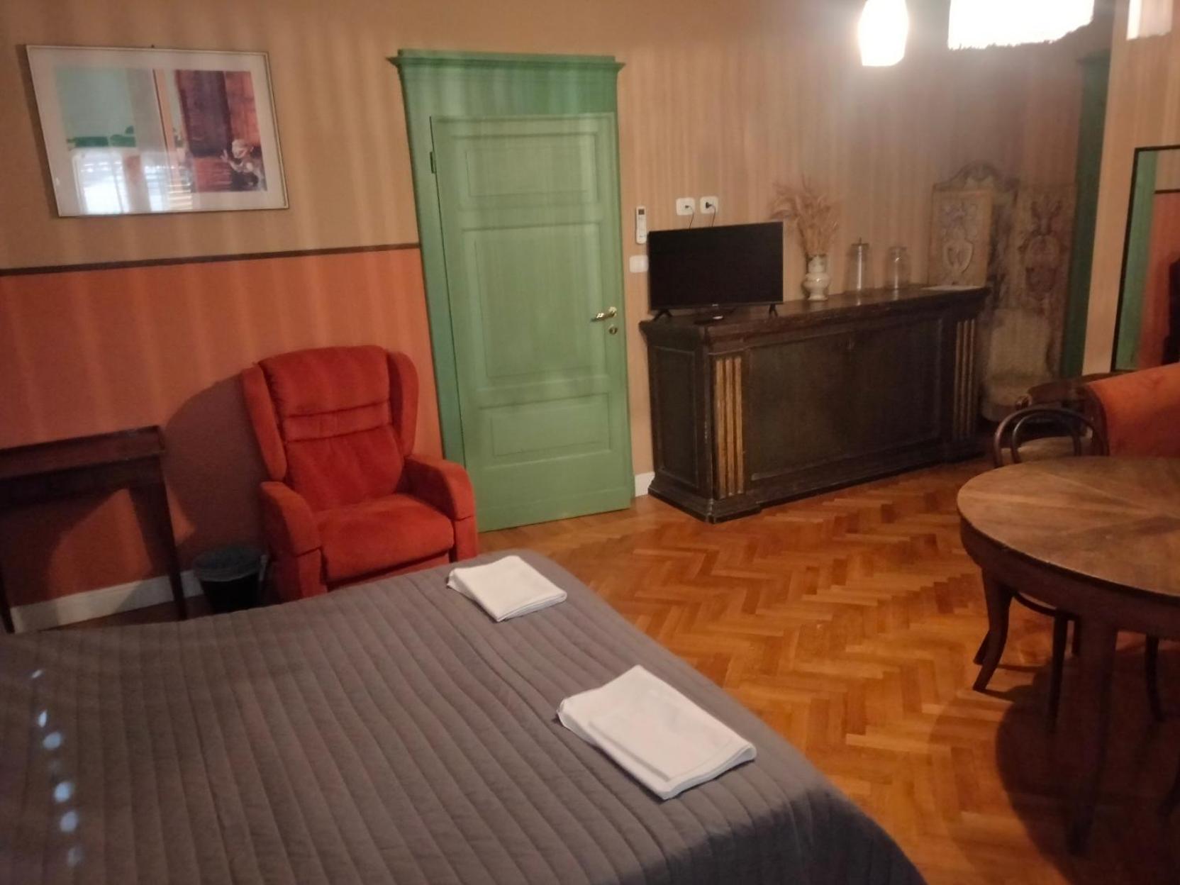 San Petronio Room And Suite Rooms - By Bolognacentro Luxuryh Exterior foto